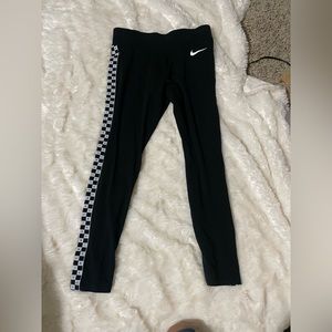 Nike Tight Fit Joggers / Leggings